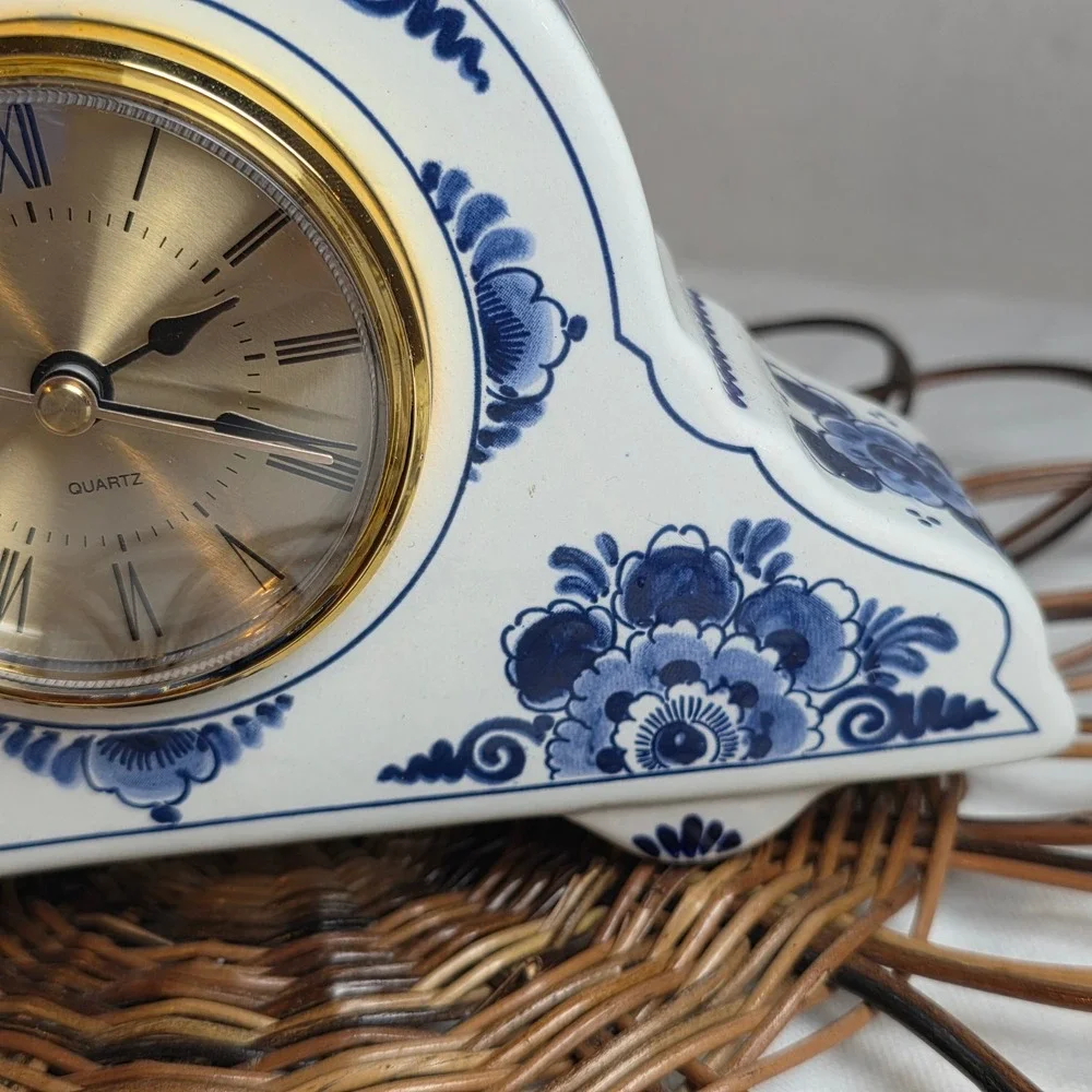 Vintage Delft Blue and White Floral Ceramic Mantel Clock Quartz Roman Numerals